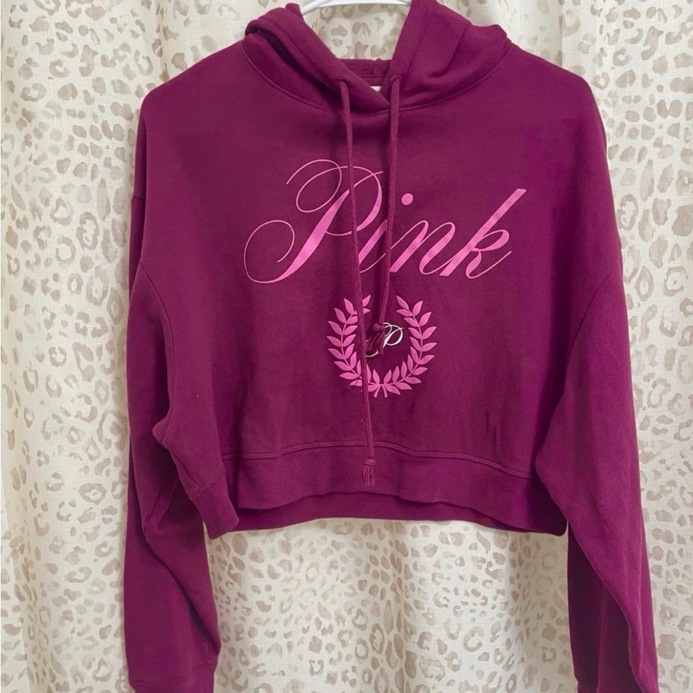 VS PINK Logo Crop Hoodie in Berry Plum